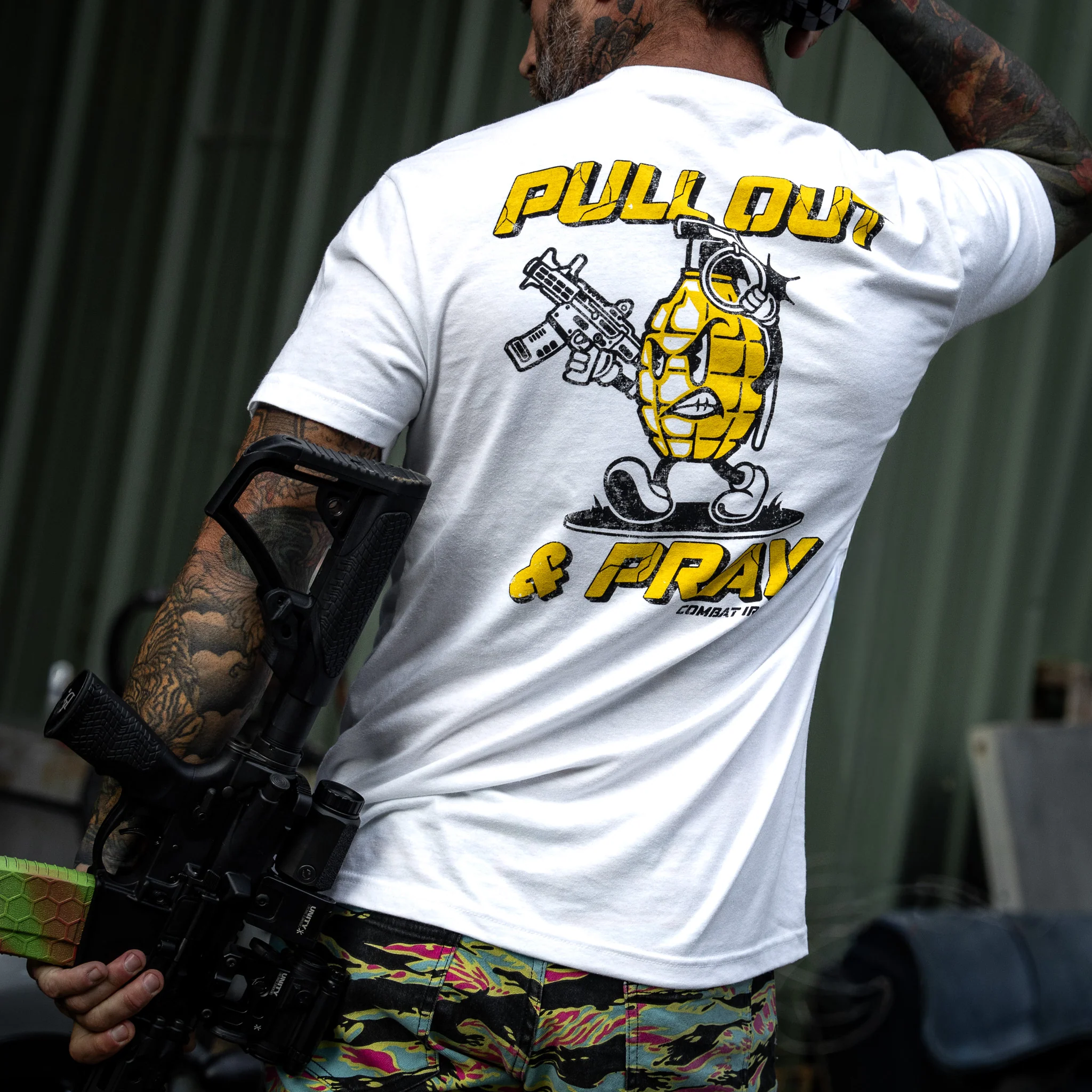 Pull Out And Pray Men's T-Shirt - Image 6