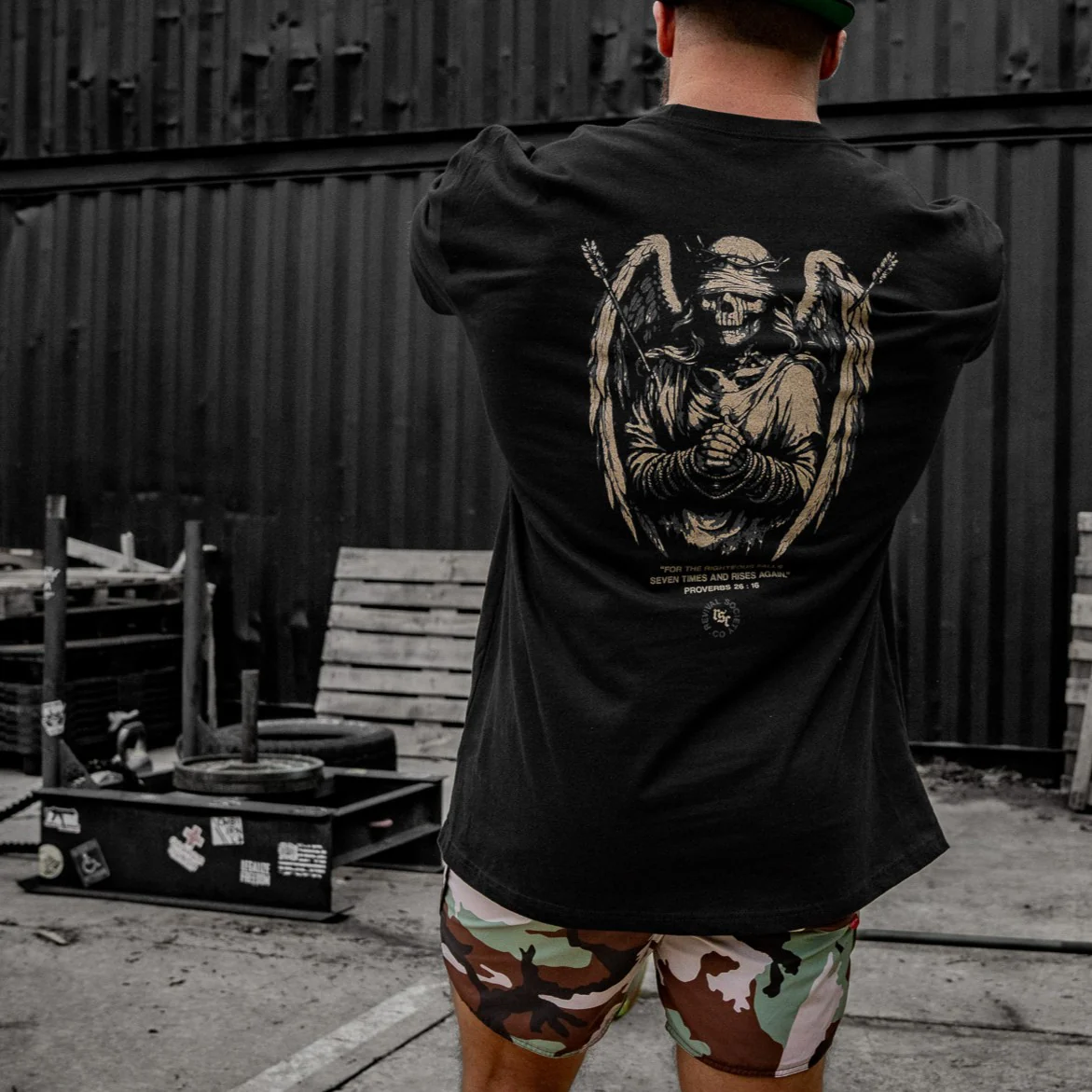 Righteous Falls Seven Times Men's T-Shirt - Image 7