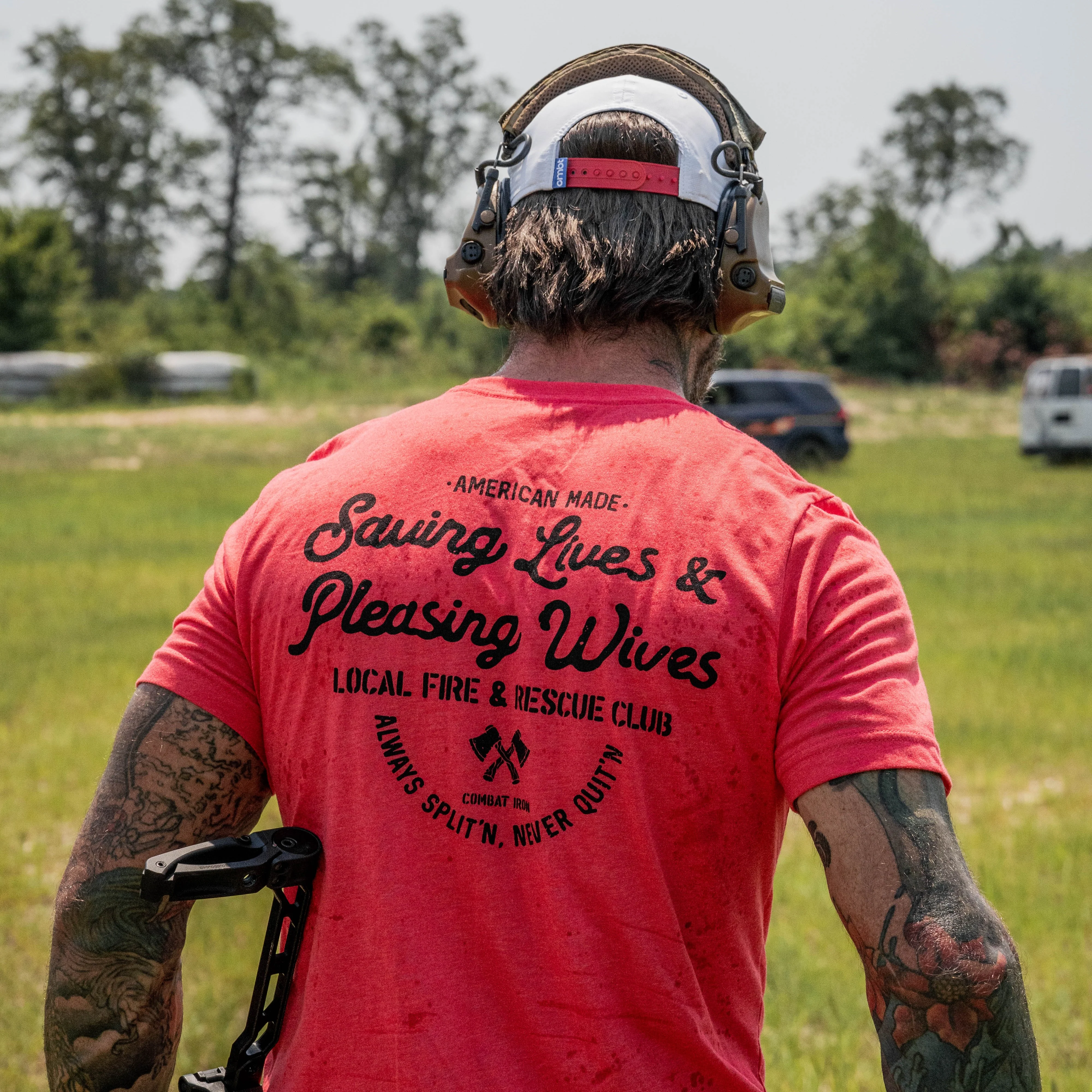 Saving Lives & Pleasing Wives Fire & Rescue Club Men's T-Shirt - Image 16