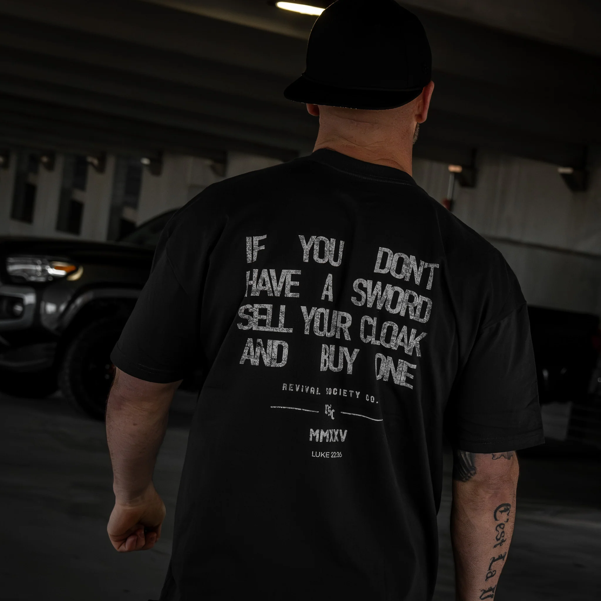 Sell Your Cloak Men's T-Shirt - Image 11