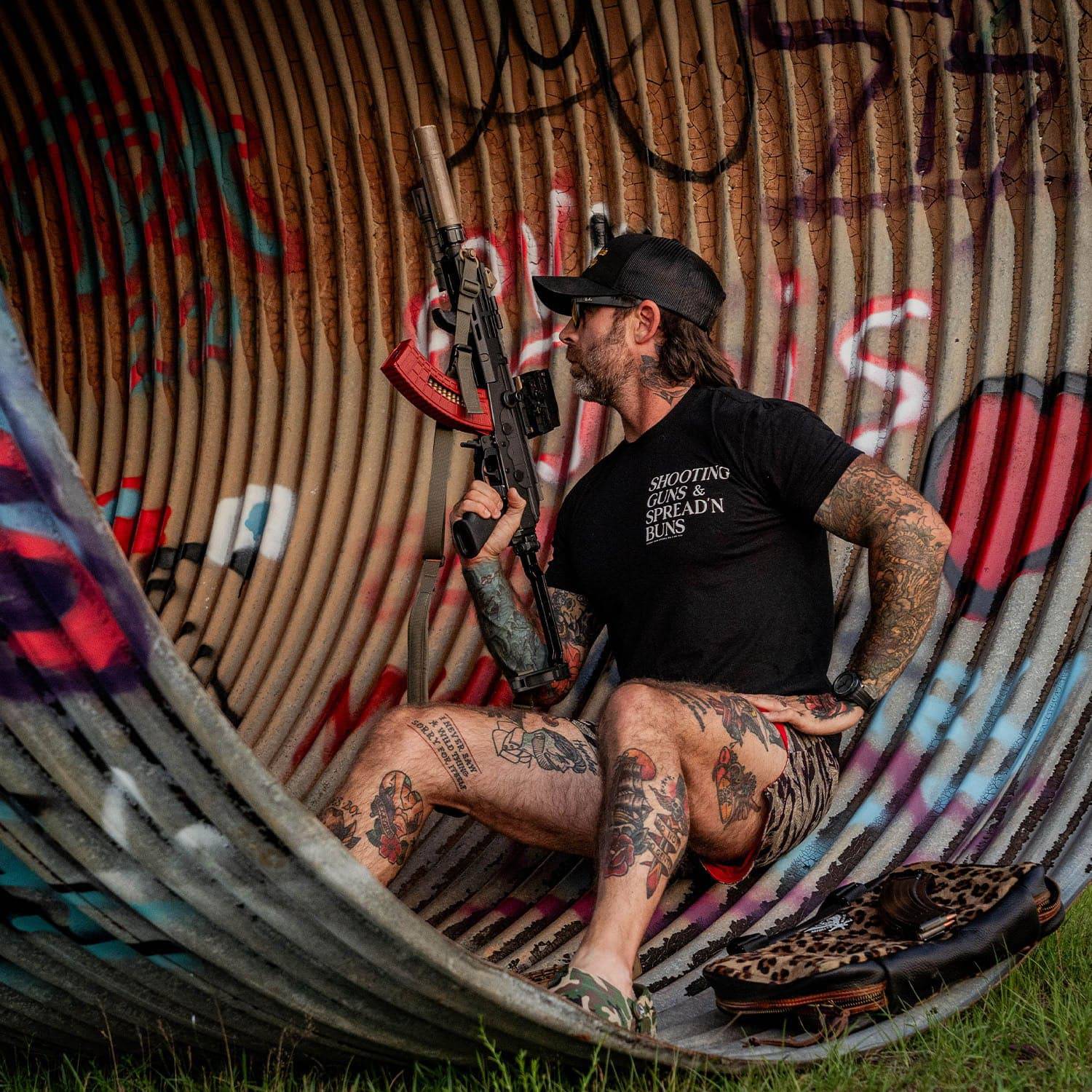 Shooting Guns & Spread'n Buns Men's T-Shirt - Image 6
