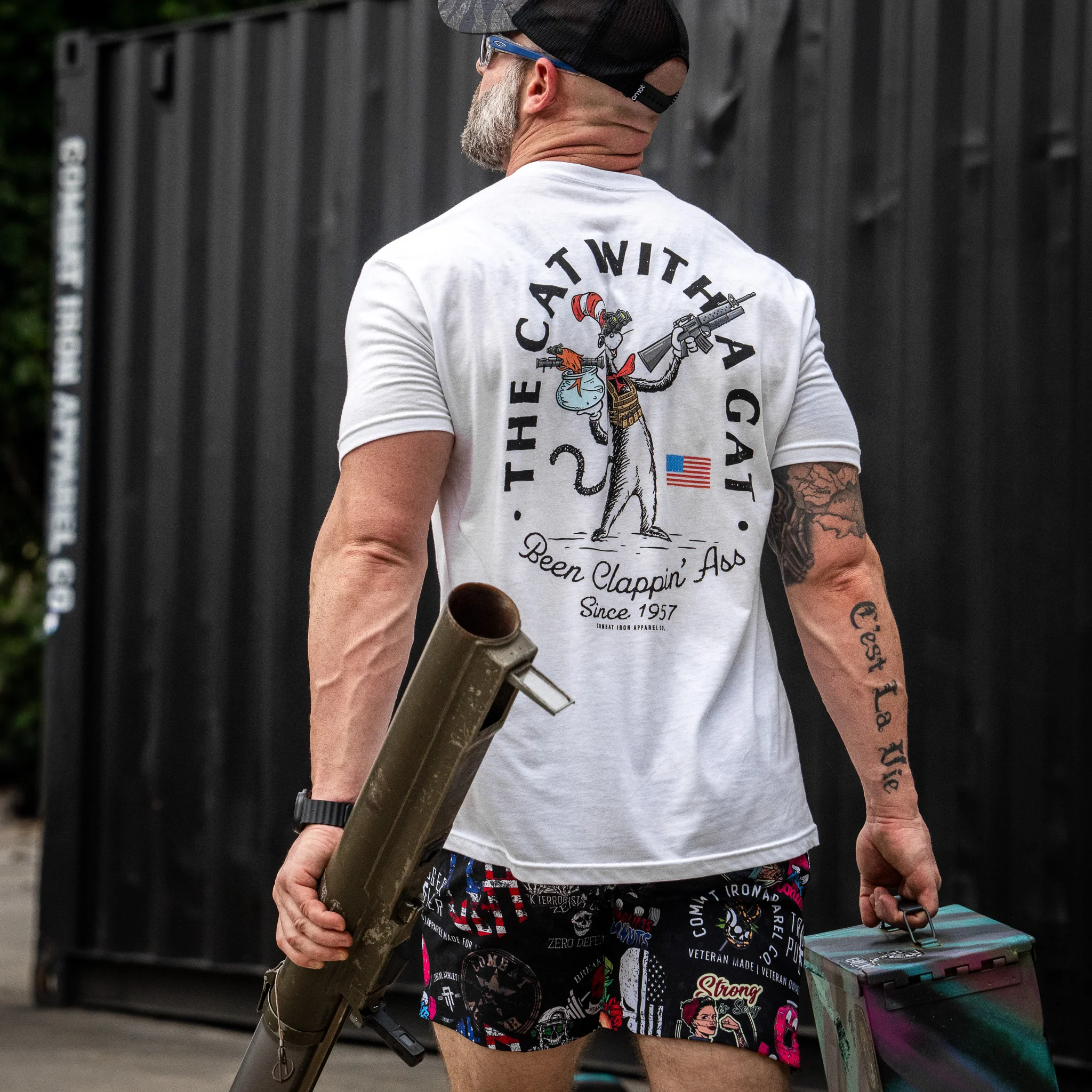 The Cat With A Gat Remix Men's T-Shirt - Image 15