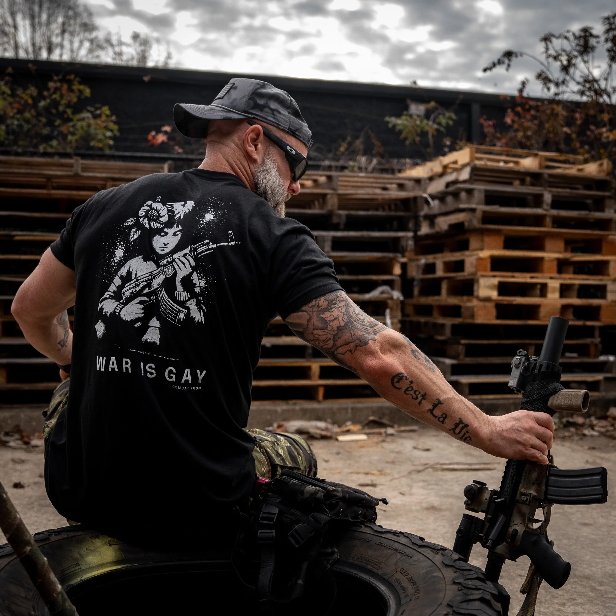 War Is Gay Men's T-Shirt - Image 5